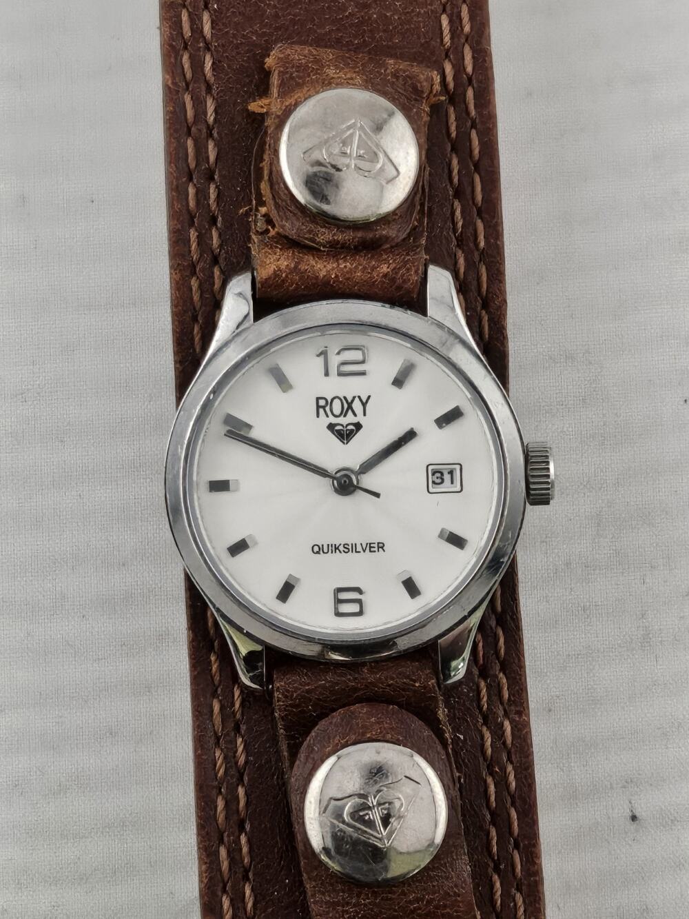 Vintage Roxy Quiksilver Quartz Women’s Watch Leather Band Date New Battery Runs